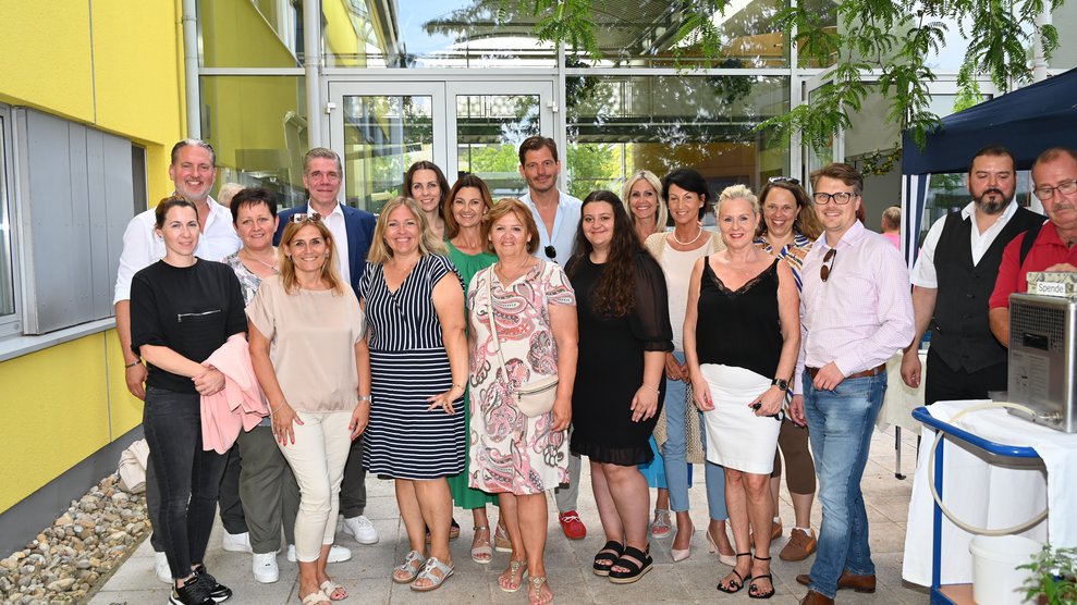 Amtsdir. Mag. Sabine Scheiblauer, GGR Heinz Peter Ewinger, GR Doris Reinhad-Bidlo, GGR Susanne Byslovsky, Vizebgm. Josef Spazierer, GR Karin Wimmer-Kodym, GR Michaela Filipovic, Vizebgm. Birgit Petross, GR Ilse Neugebauer, Bgm. Hannes Koza, GR Greta Morina, GR Manuela Stocker, Vizebgm. Dir. Ulrike Götterer, Dir. Elisabeth Grötzl, Katharina Blaim, Bgm. Mag. Thaddäus Heindl