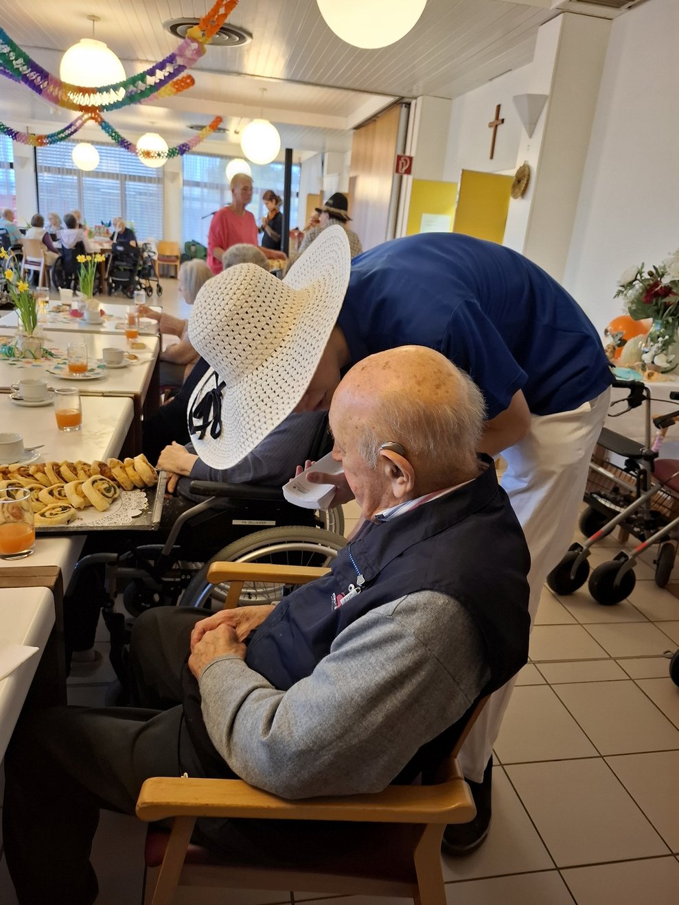Neben den Krapfen gab es auch Pizzaschnecken zur Jause.