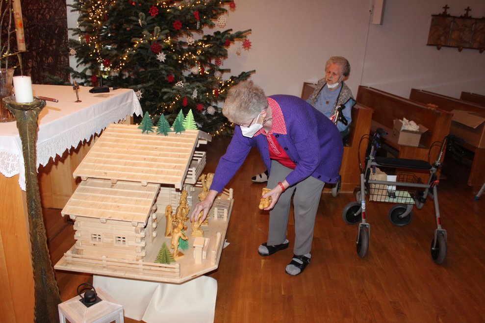 Christbäume schmücken