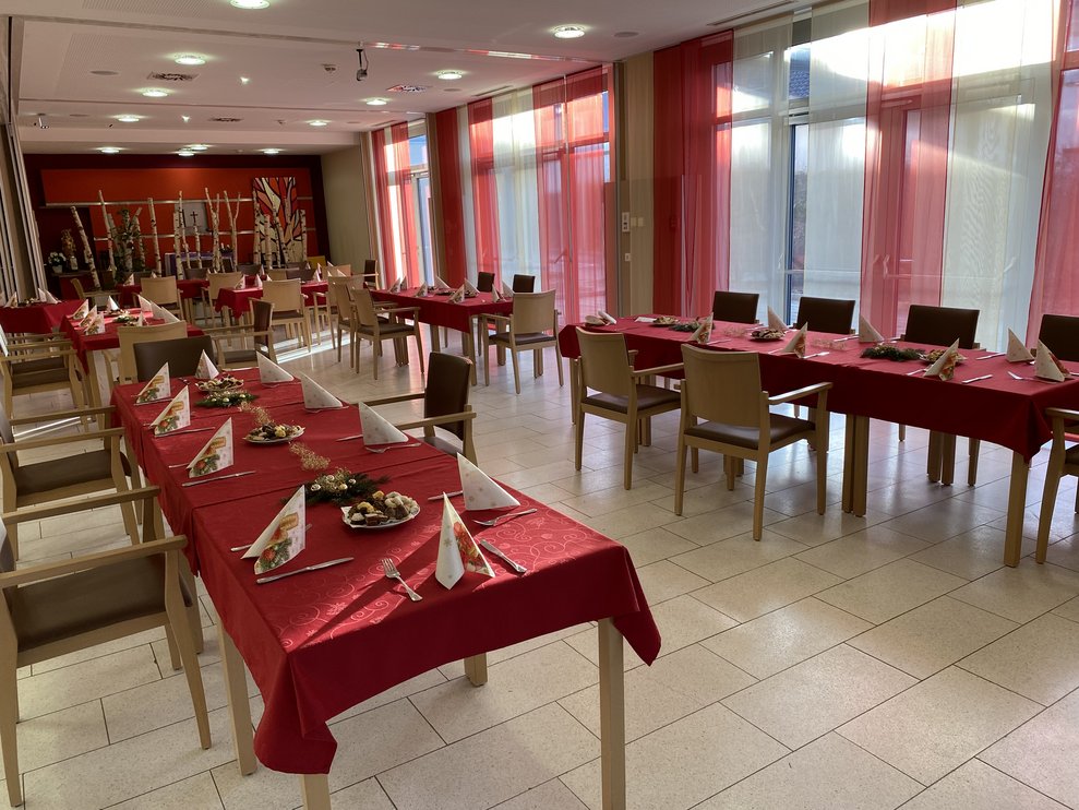 Alles ist für die Weihnachtsfeier vorbereitet...