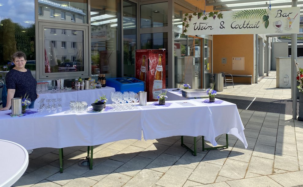 Die Wein und Cocktailbar...