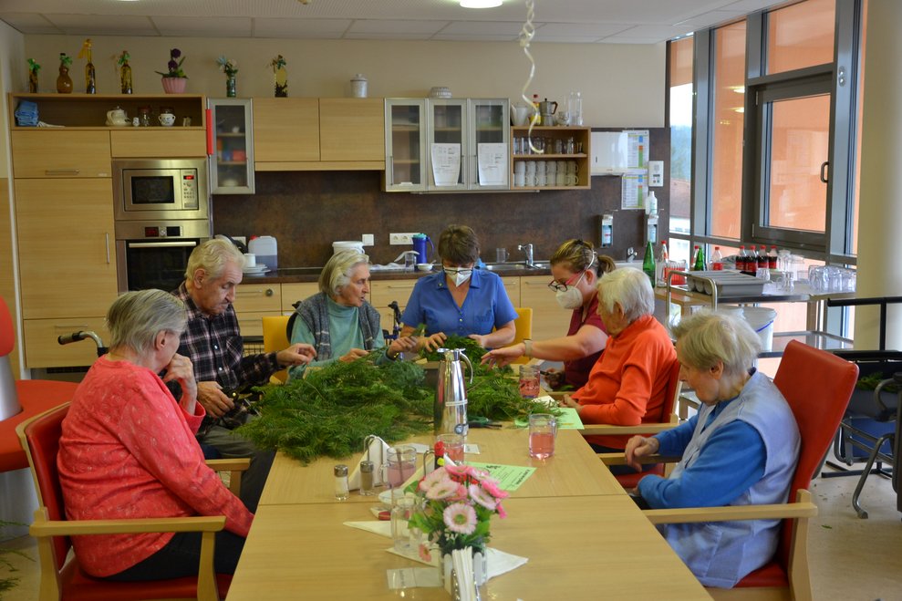 ... ging's auf zum Adventkranz binden.