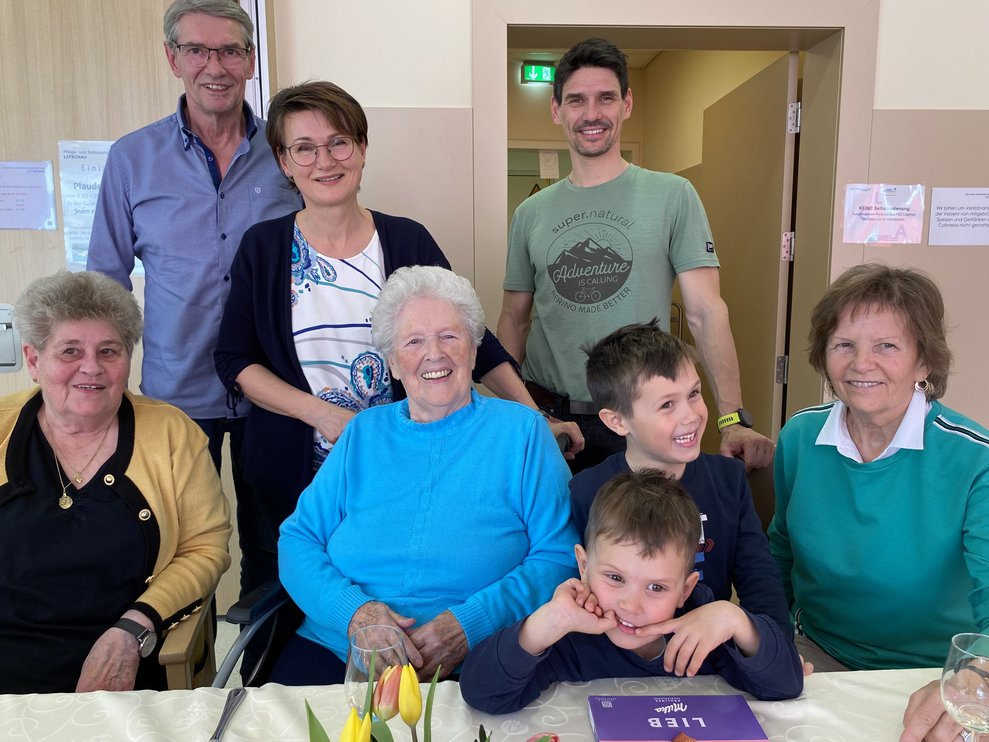 Im Kreise ihrer Familie feierte...