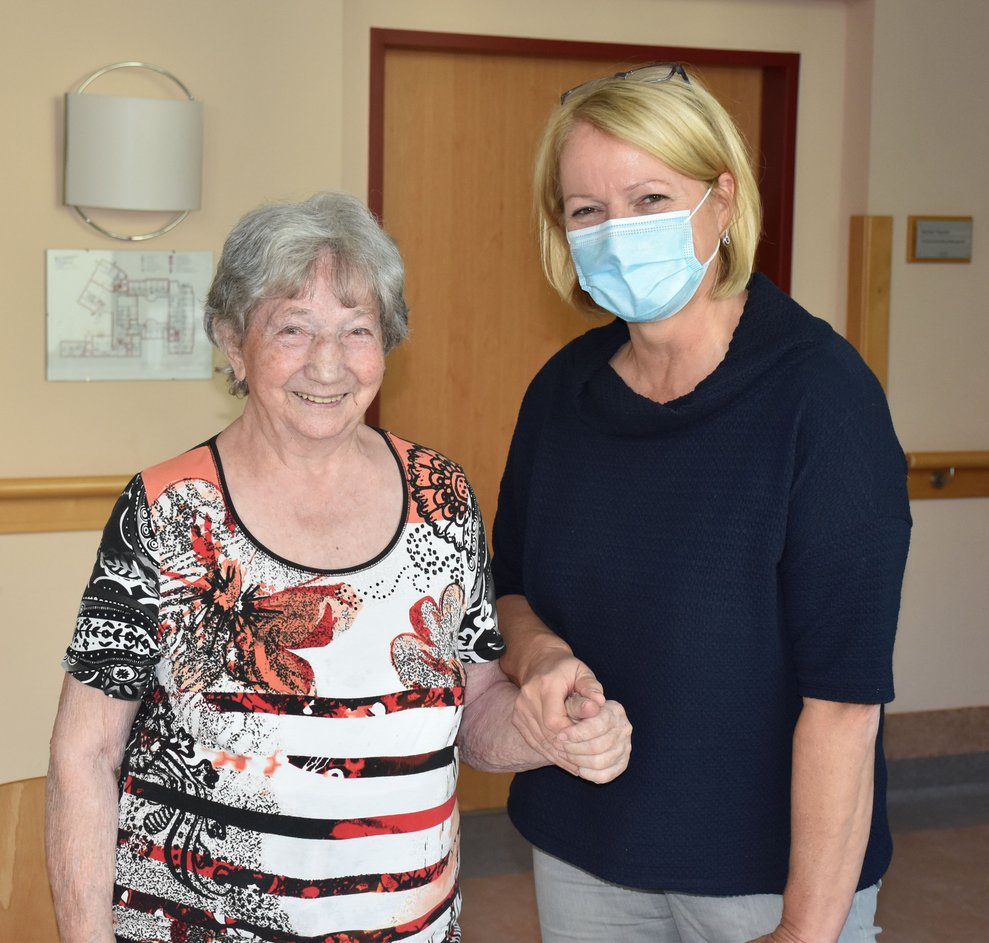 Frau Kapeller Maria feiert den 83. Geburtstag.