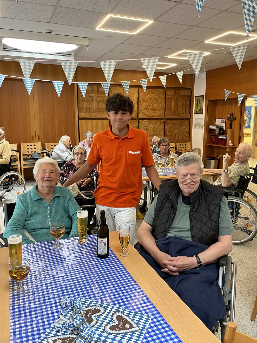 FSJ Felipe mit Bewohner