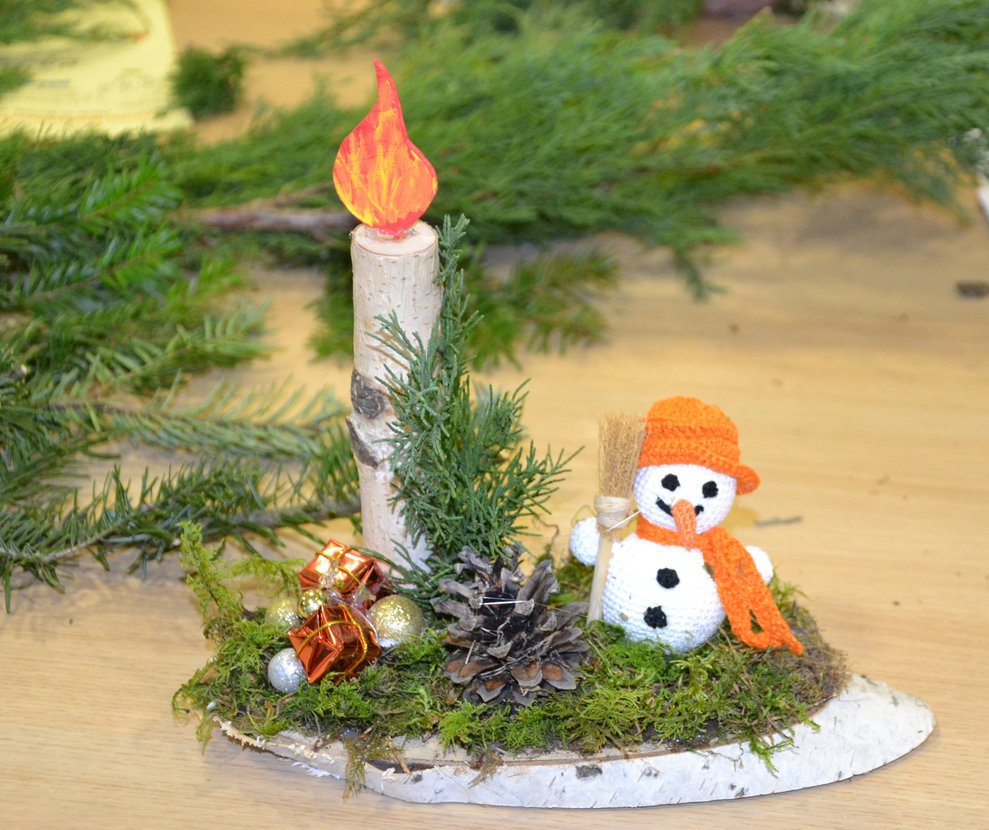 Eines der Weihnachtsgestecke, welches mit den Bewohnern gezaubert wurde.