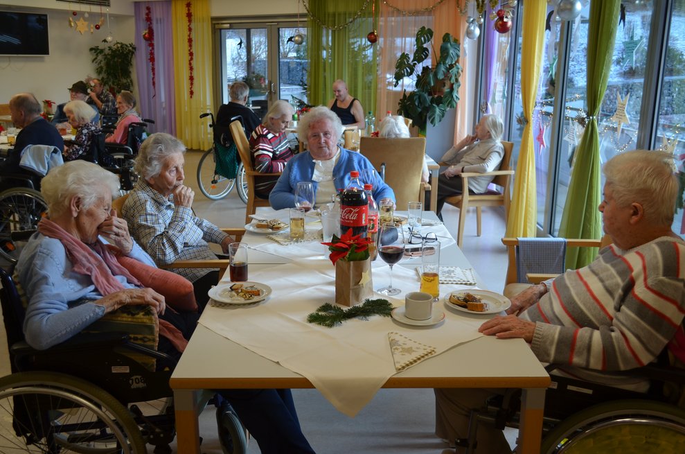Bewohner im Speisesaal Fantasie