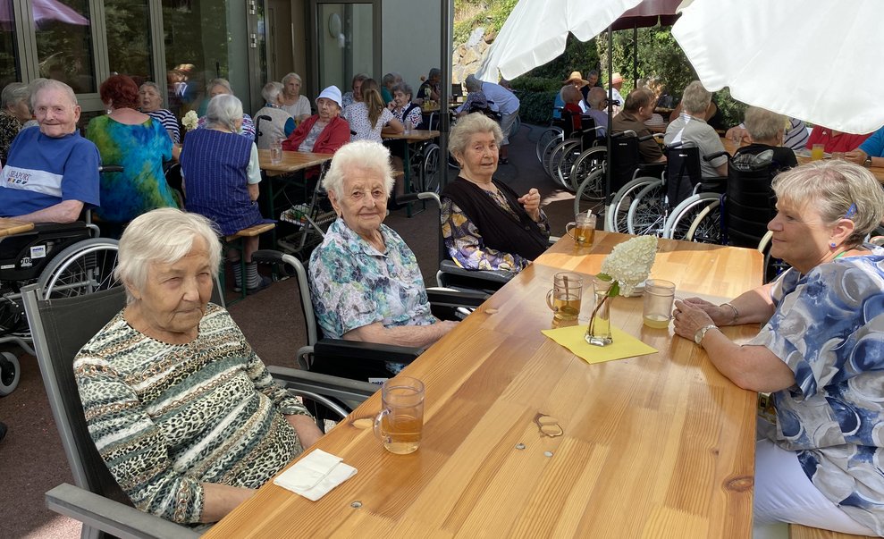Warten auf das Mittagessen.