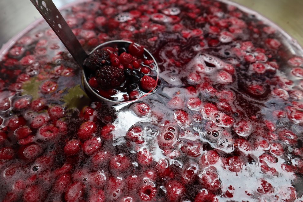 Leckere Früchtebowle
