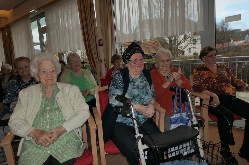 Lächelnde BewohnerInnen