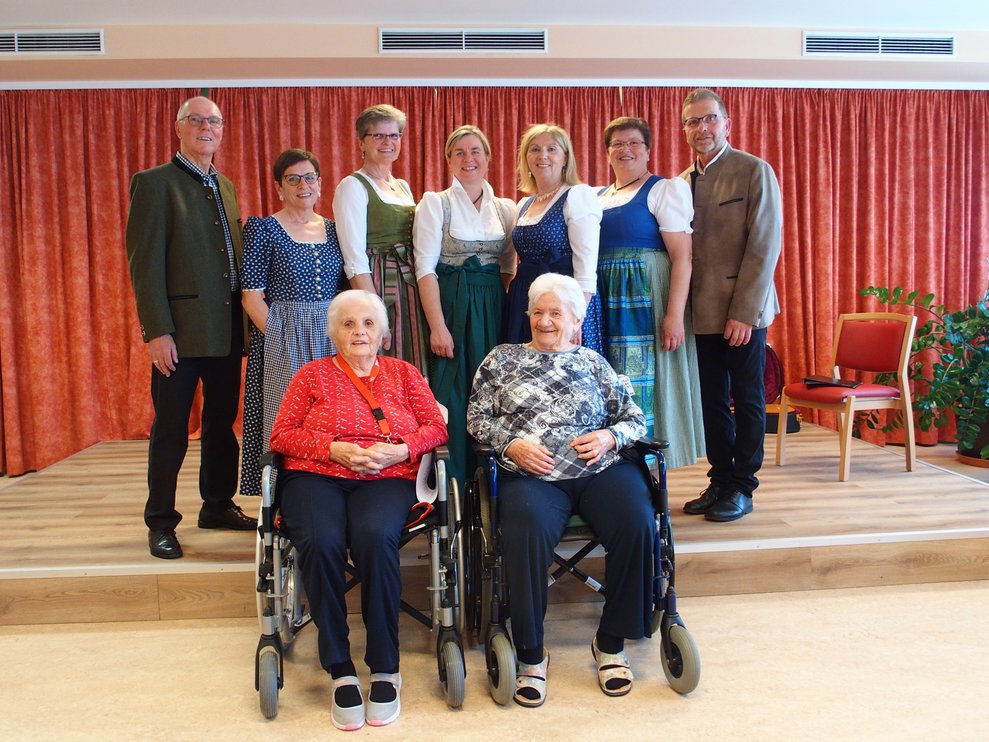 Gruppenbild mit Bewohnern