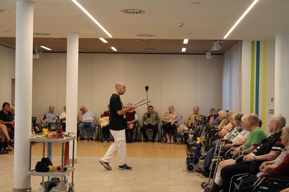 Zirkus Show mit Marinko