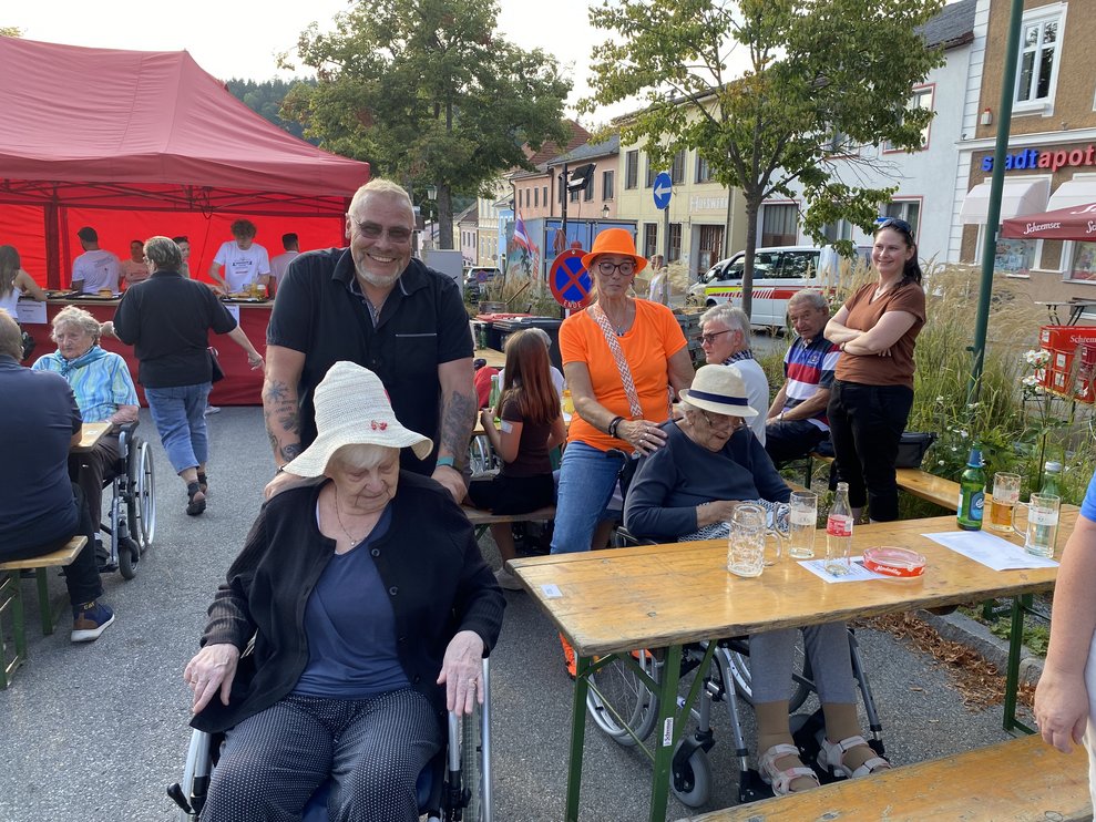 Kurz vor 18 Uhr machen sich die Ersten...