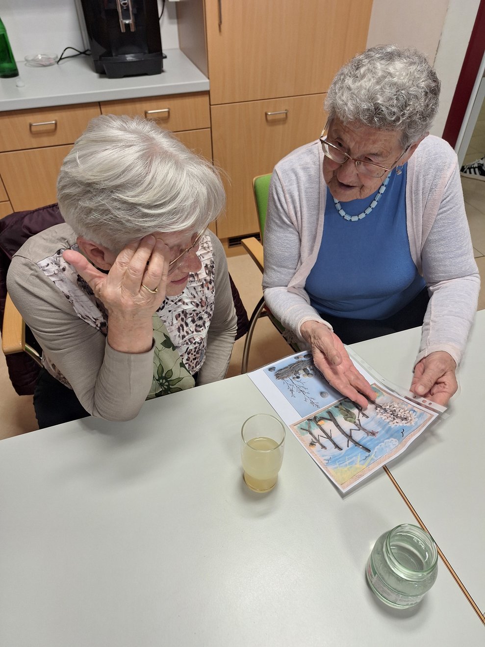 Frau Ecker und Frau Peinsipp sind schon beim nächsten Gesprächsthema angelangt.