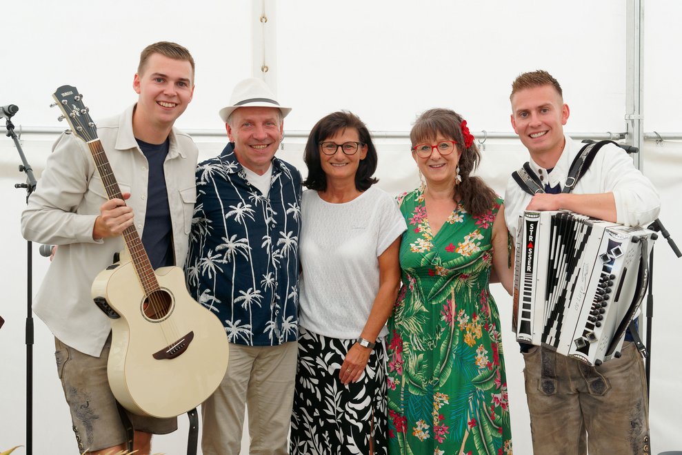 Gruppenfoto mit den Musikanten.