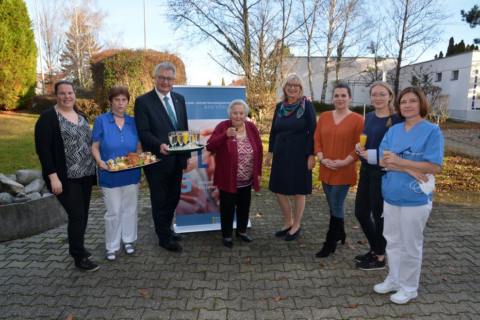 v.l.n.r. MEA Martina Gneist, PA Annemarie Polatschek, Landtagsabgeordneter Christoph Kainz, Frau Wiesler Erna, Geschäftsführerin Frau Dr. Silvia Bodi, MSc , Ergotherapeutin Kathy Stiastny, BSc , PBL Michaela Weichhart, MSc, PBM Suzanna Schweiger