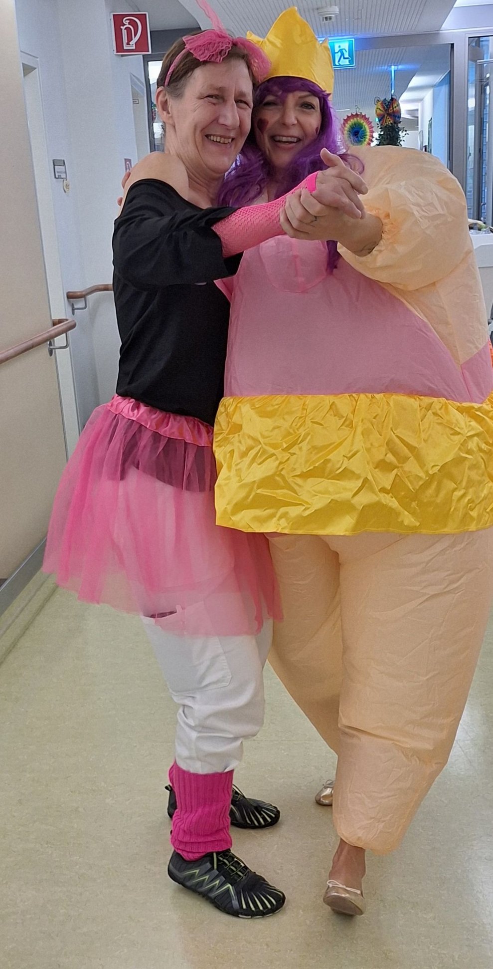 Oh, da hat sich eine zweite Primaballerina zum Tanzen eingefunden.