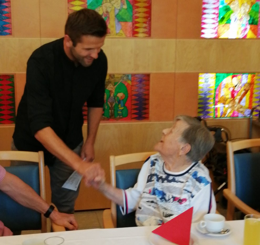 Jubilarin mit Direktor