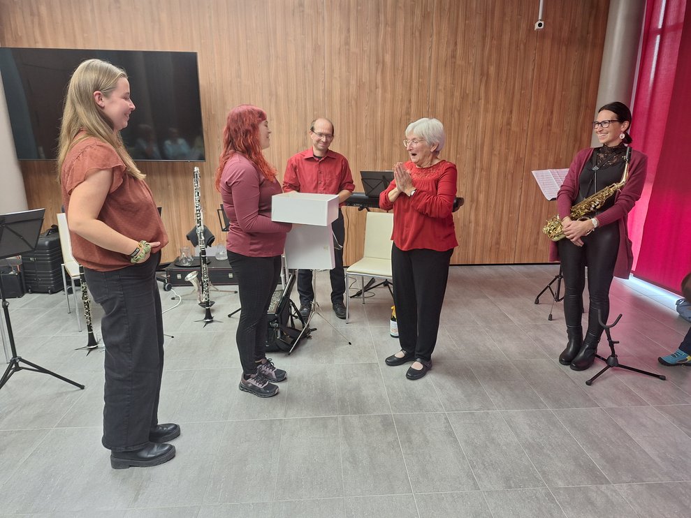 Unter der professionellen Leitung von Frau Gaiderer ist eine bestens gelaunte Musikertruppe bei uns im Haus eingetroffen.