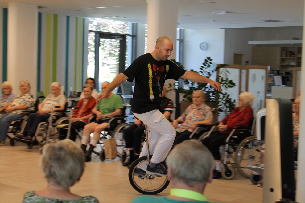 Zirkus Show mit Marinko