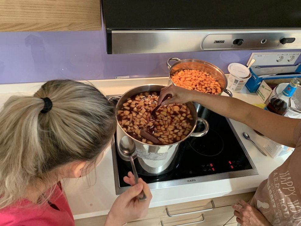 …selbst gekochten Punsch!