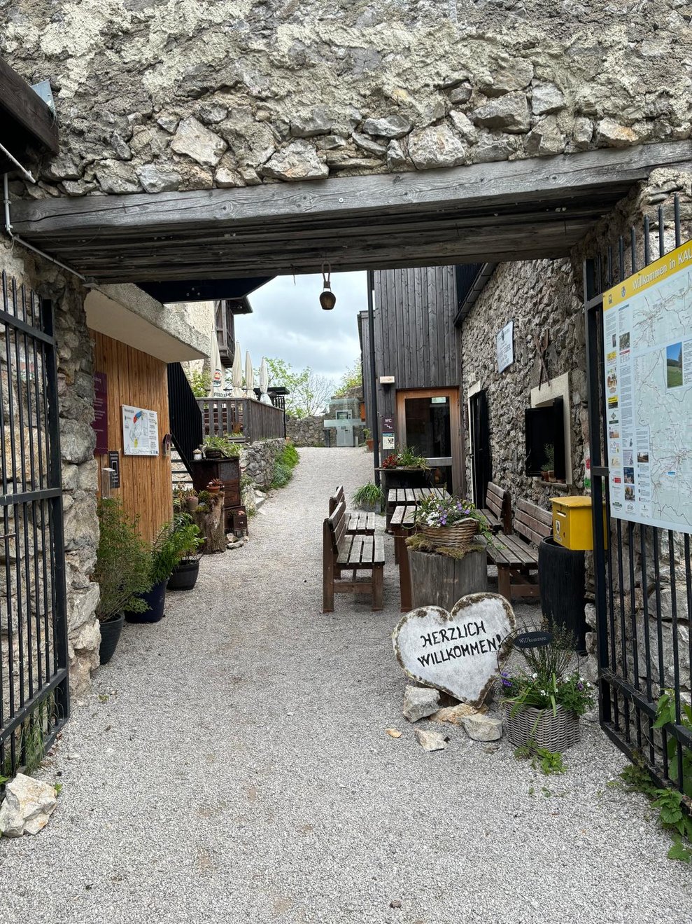 Der Außenbereich des Burgstüberls.