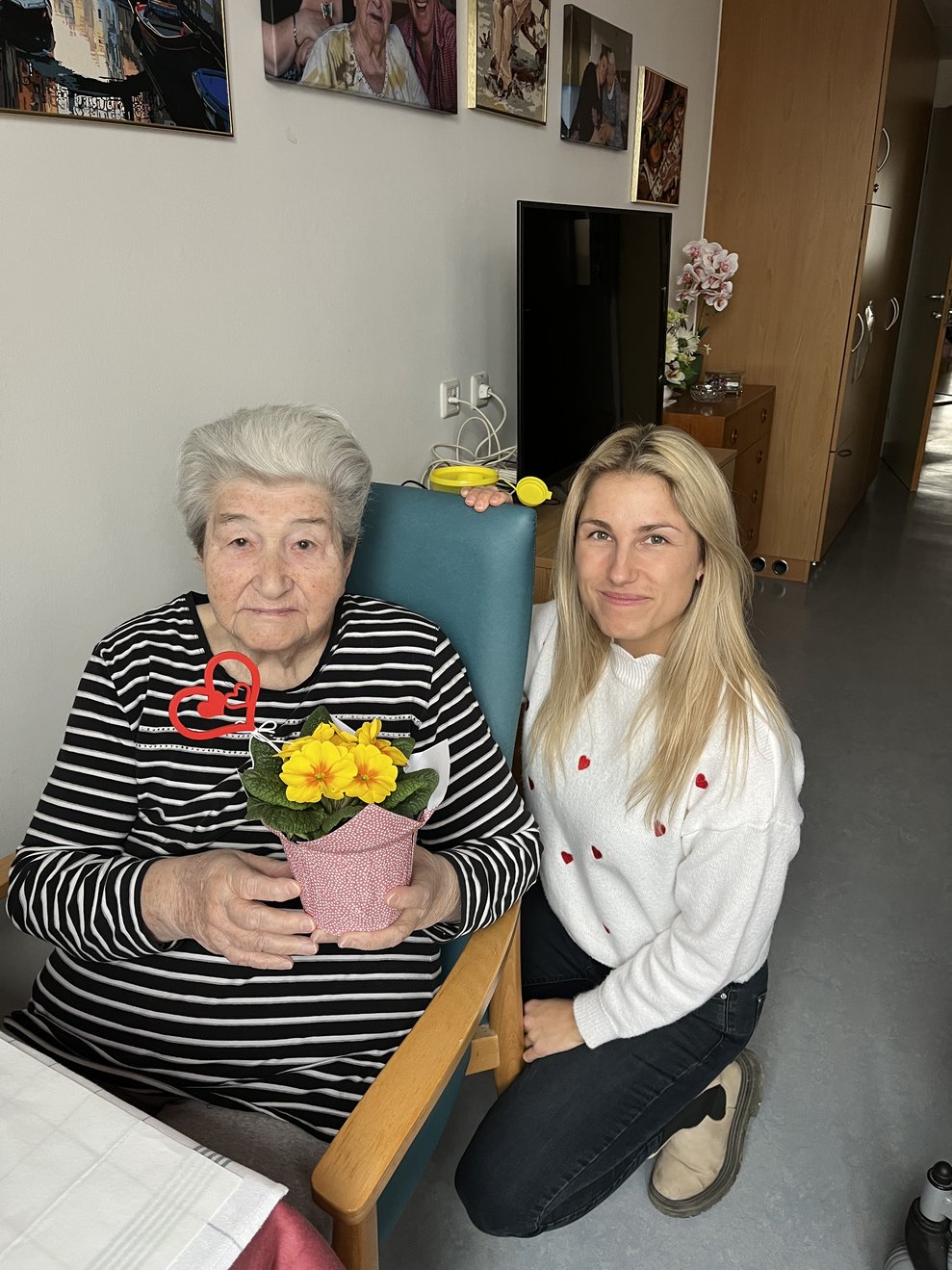 PD Felber mit Bewohnerin