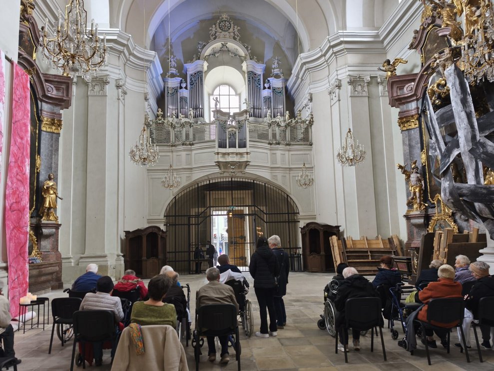 Weiteres Bild vom Inneren der ehemaligen Kirche 