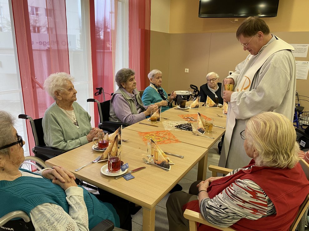 Warten auf die Hl. Kommunion.