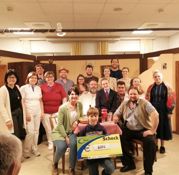 Benefizveranstaltung der Landjugend Litschau Spendenübergabe