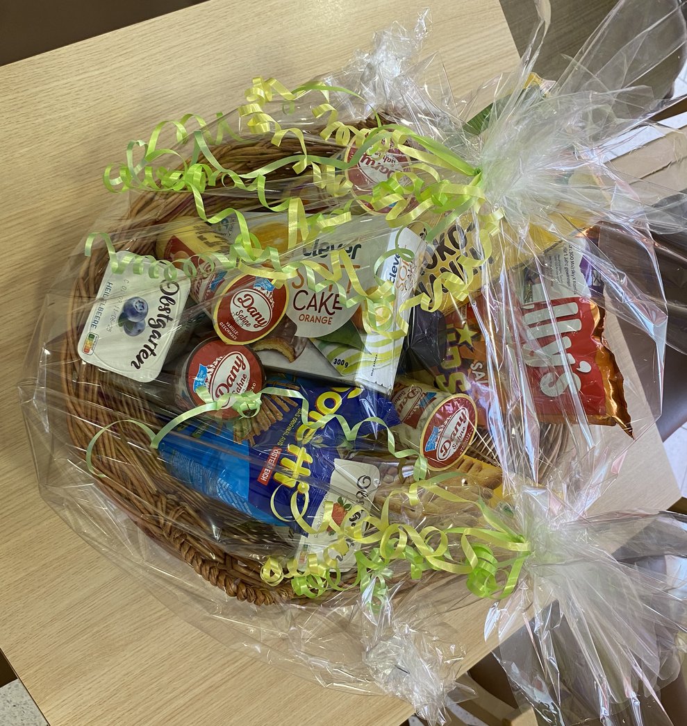 Der Geschenkkorb wurde von MEA Martha liebevoll zusammen gestellt.