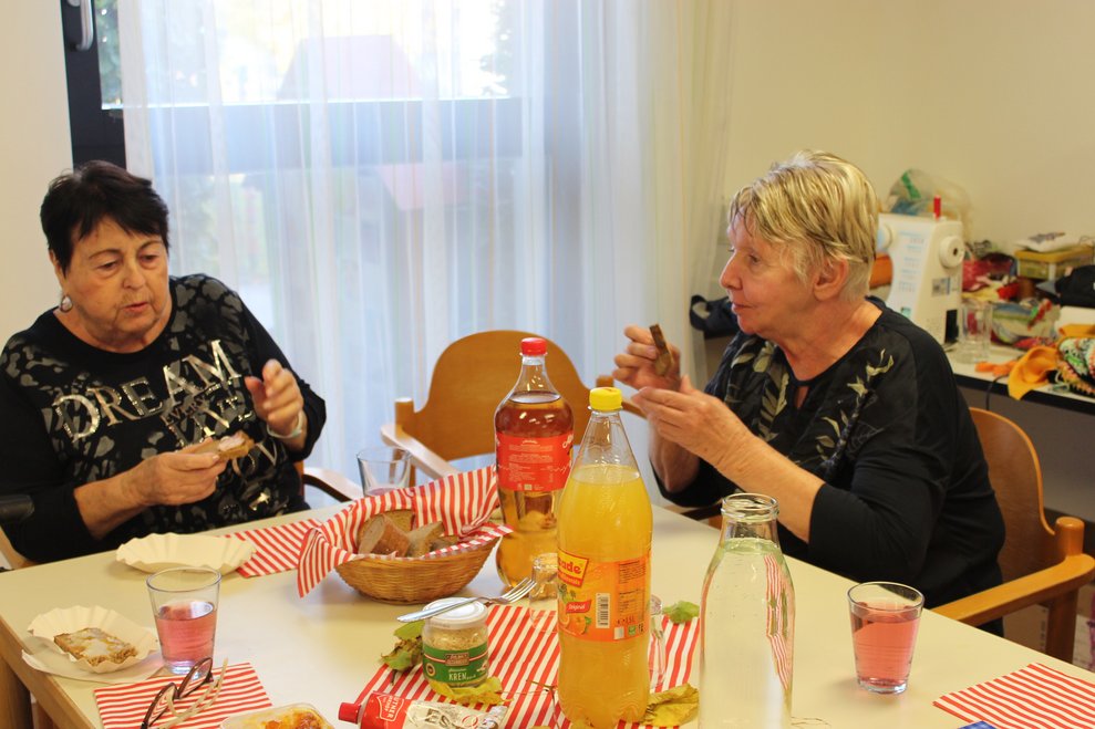 Beim jausnen...