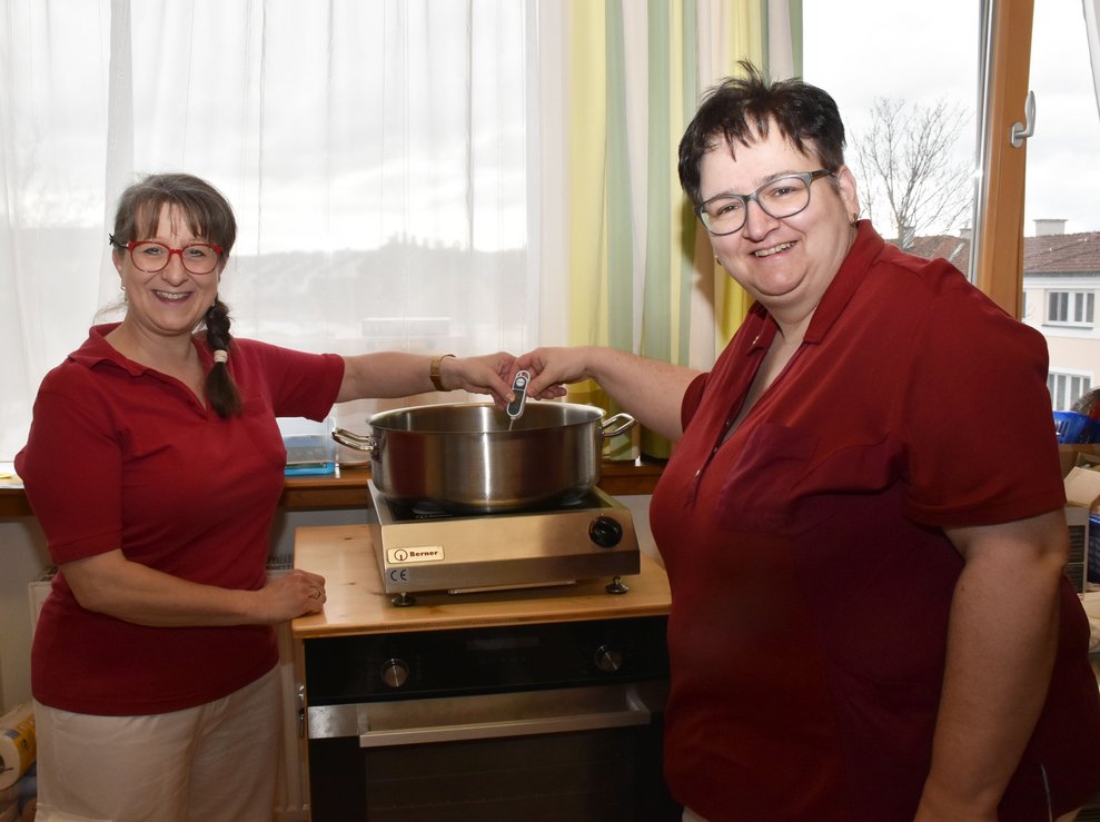 Zwei Frauen.