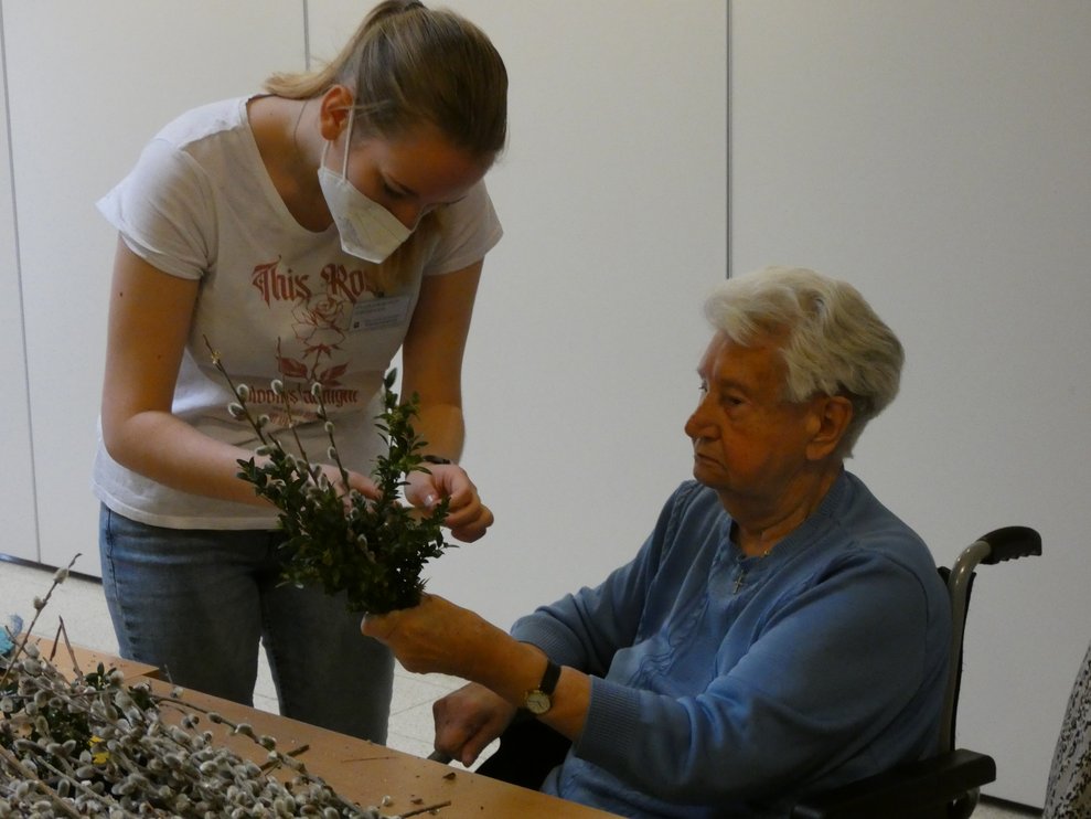 Vanessa mit Bewohnerin