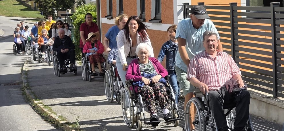 Auch einige Angehörige sind mit dabei.