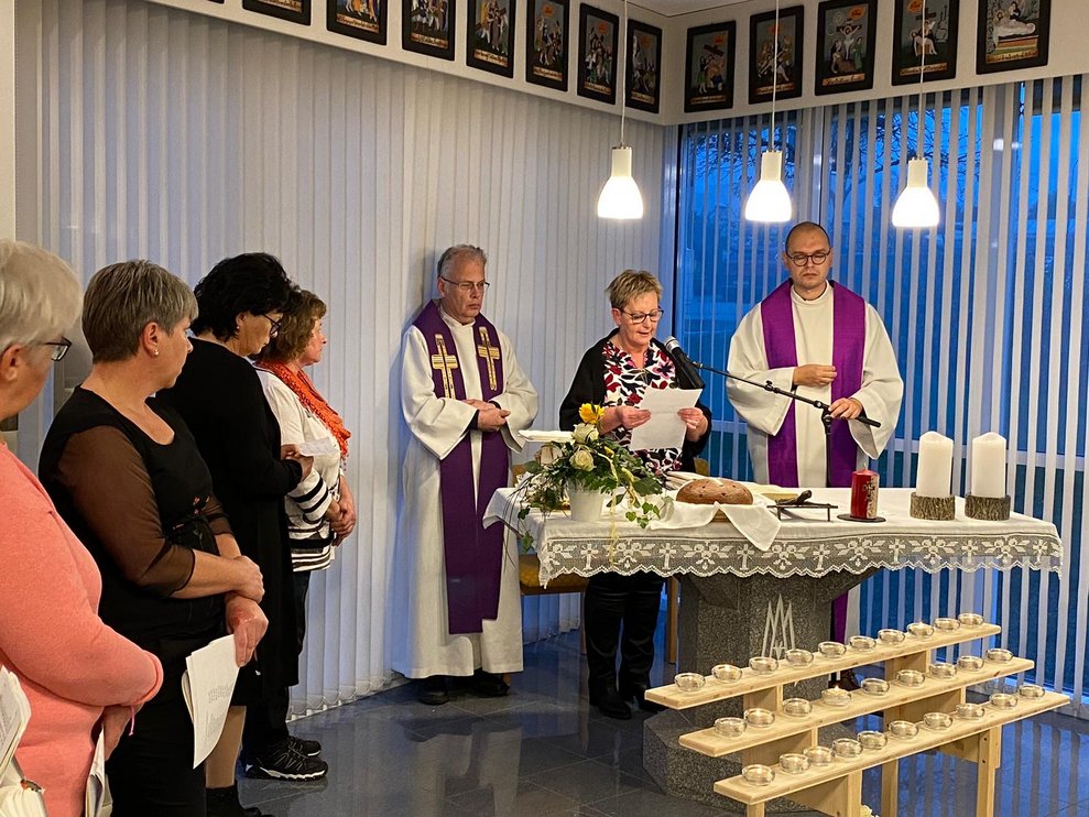 Mag. Kuziora Thomas und Mag. Vikar Friedrich Mikesch zelebrieren die Feier