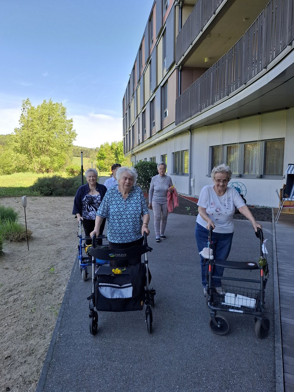 Puh, eigentlich haben wir es ja fast schon eilig. Jetzt sind wir gleich so richtig aufgewärmt für die Sportrunde, die in Kürze beginnt.