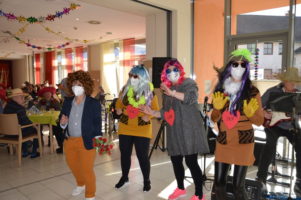 Mit dem Song die berühmten 3 Worte von Andy Borg sorgten Bettina, Nicoletta, Brigitte und Nicole für grandiose Stimmung...