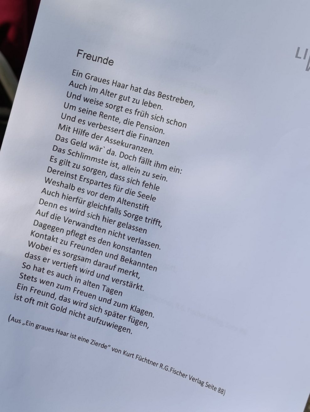 Zettel mit Gedicht.