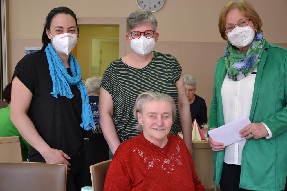 Auch Fr. Dangl ist trotz ihren 93 Jahren noch jung geblieben.