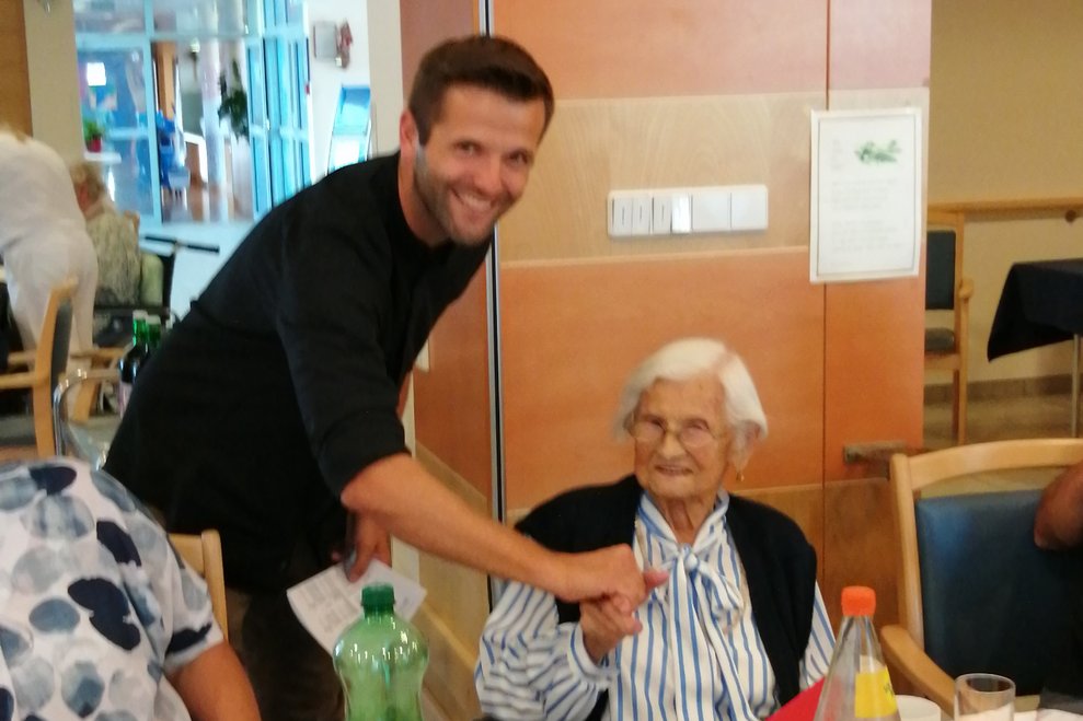 Jubilarin mit Direktor