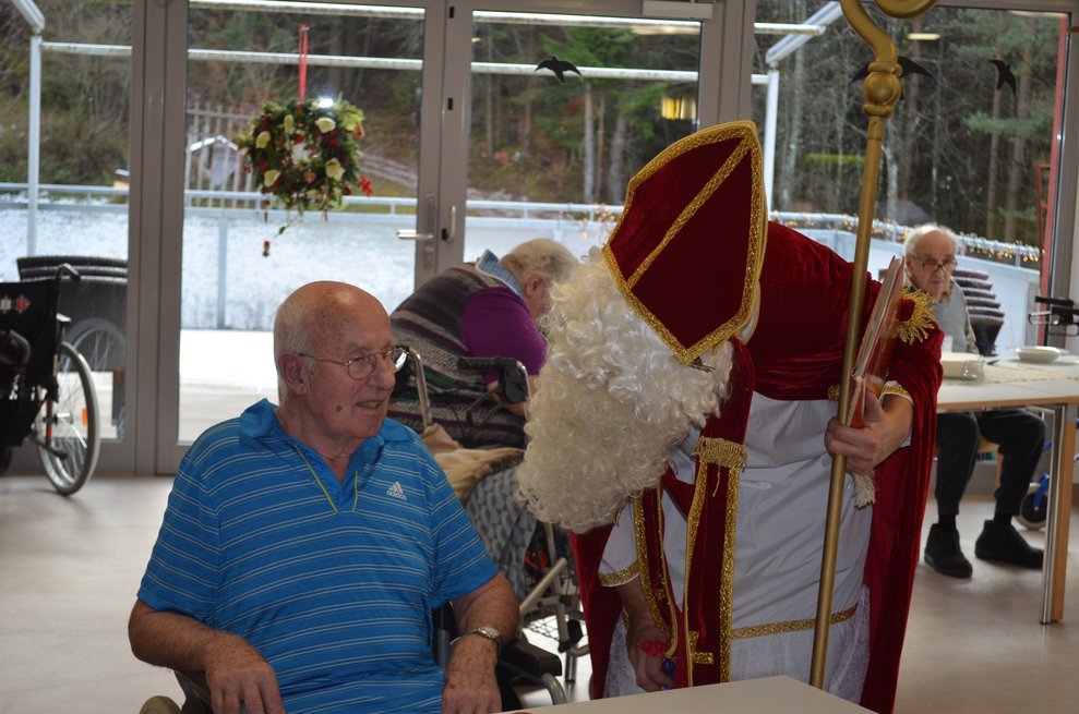Bewohner mit hl. Nikolaus