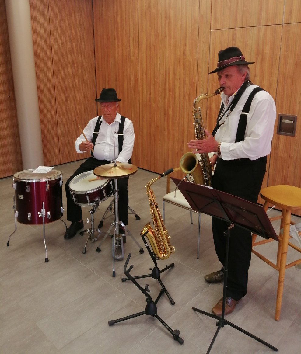 Peter Lang (Saxophon) und Walter Wallner (Schlagzeug)