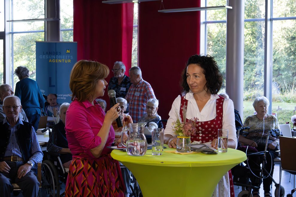 Begrüßungsworte durch Kfm. Direktorin Anita Koller.