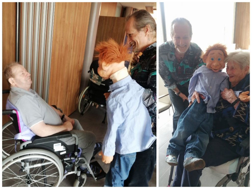 Herr Giefing und Frau Schwarz freuen sich auch über ein Foto mit den "Promis des Tages".