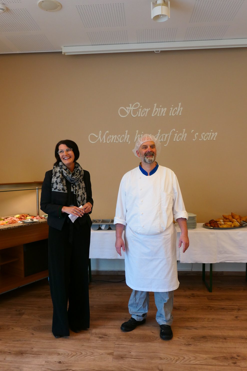 Küchenchef und Ehrenamtskoordinatorin.