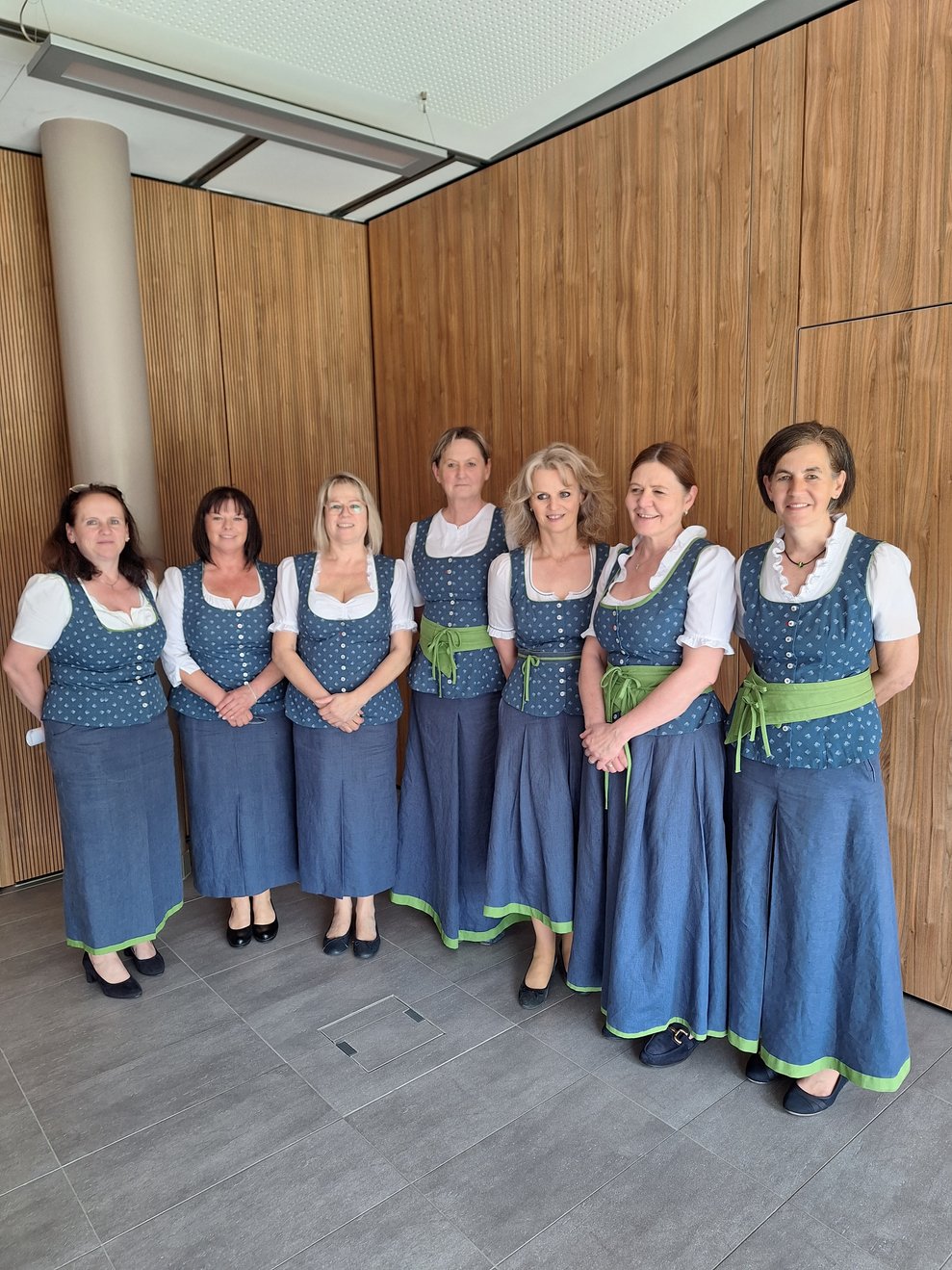 Das breitgefächerte Repertoire reicht vom englischen "Lady Sunshine" bis hin zu vielen deutschsprachigen, altbekannten Weisen.