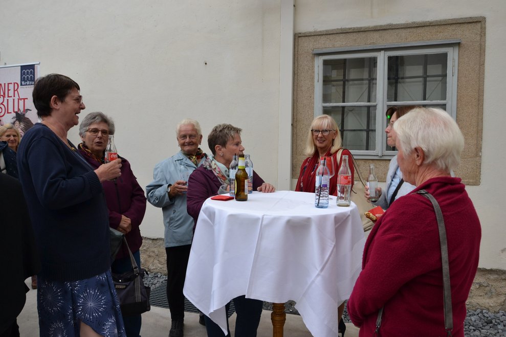 ...wird geplaudert.