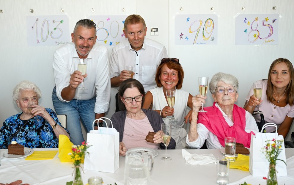 Prost - auf die tolle Feier und viele weitere schöne Jahre!