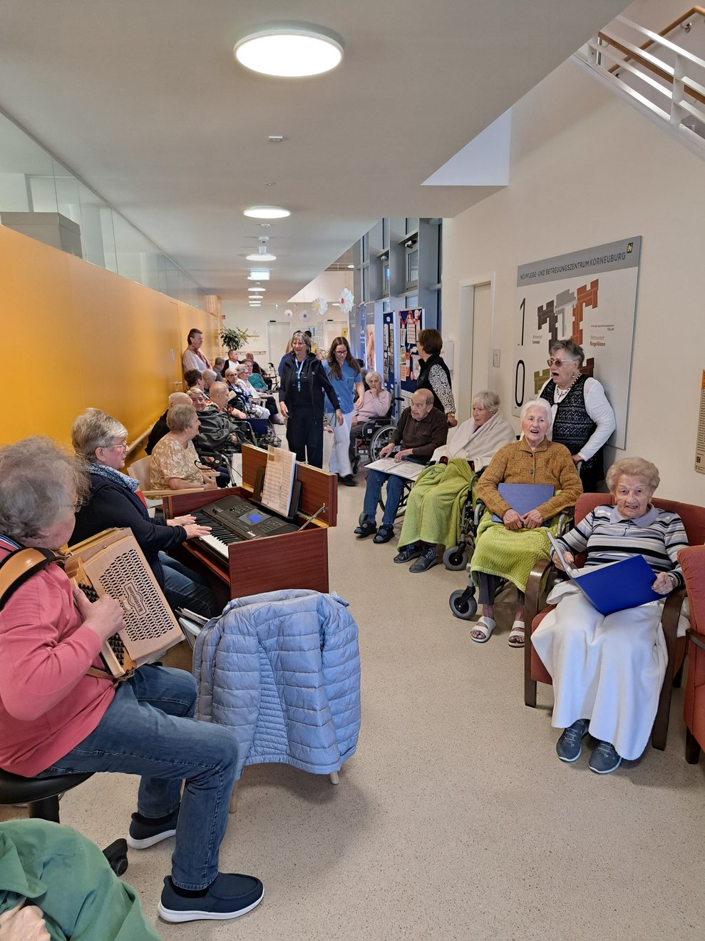 Maibaumaufstellen im PBZ Korneuburg